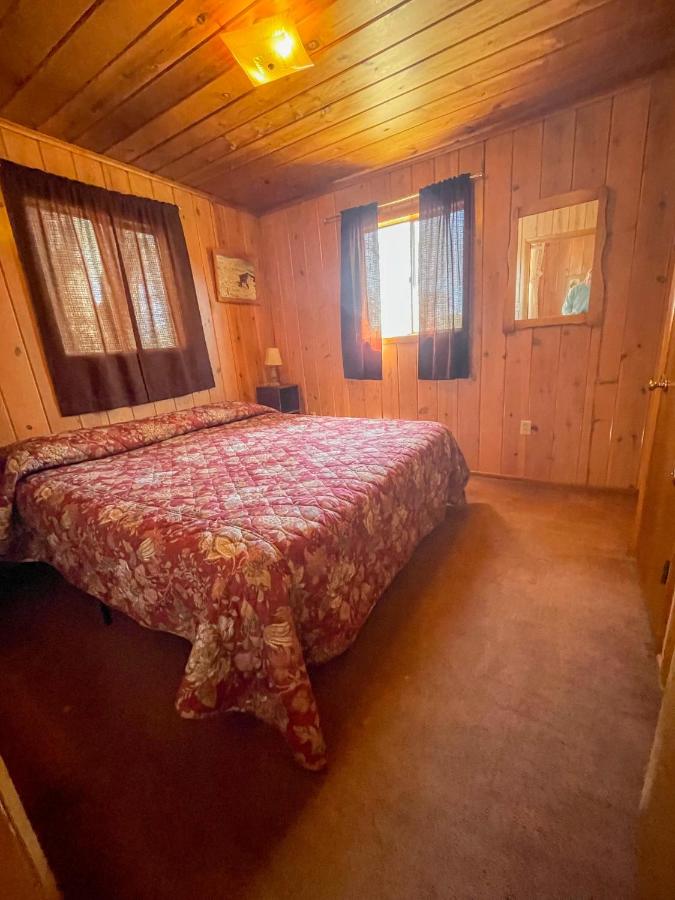 Blue Spruce Cabin - One Bedroom